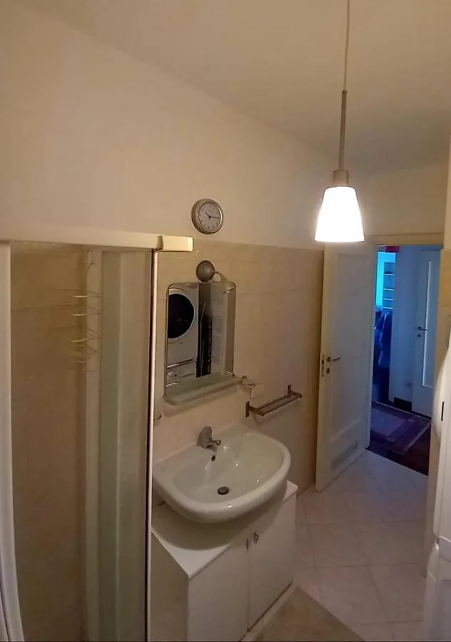 Carachouse - Bologna Apartment 0*,